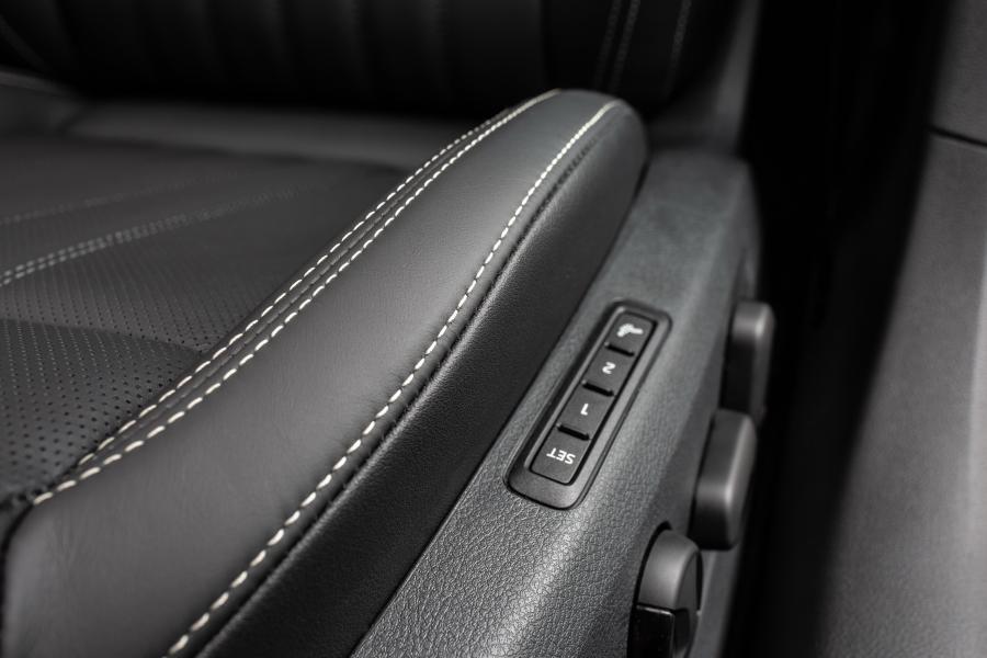 Детали интерьера Skoda Superb Laurin & Klement 2019 года  (WW) (фото 55 из 93)